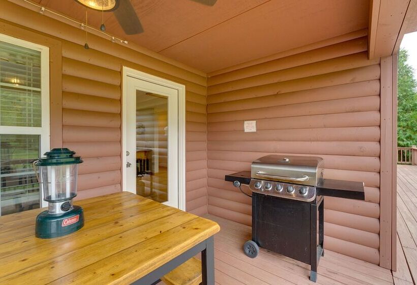 Hiawassee Riverfront Cabin: 7 Mi To Lake Chatuge!