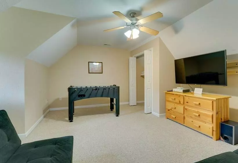 Hiawassee Riverfront Cabin: 7 Mi To Lake Chatuge!