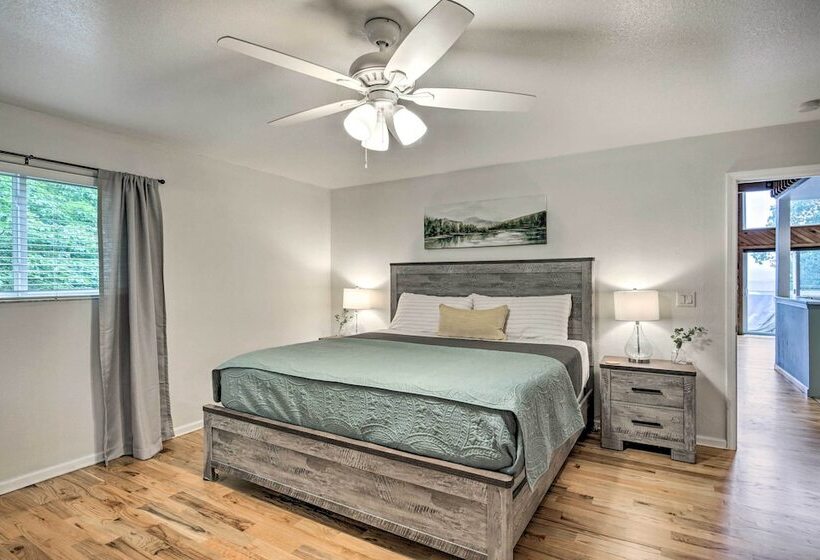 Huge Blairsville Cabin: Game Room + Mtn View!