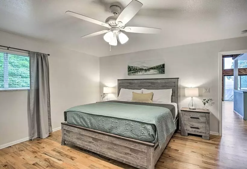 Huge Blairsville Cabin: Game Room + Mtn View!