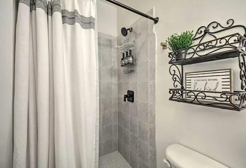 Huge Blairsville Cabin: Game Room + Mtn View!