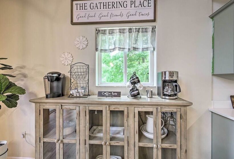 Huge Blairsville Cabin: Game Room + Mtn View!