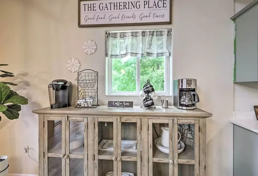 Huge Blairsville Cabin: Game Room + Mtn View!