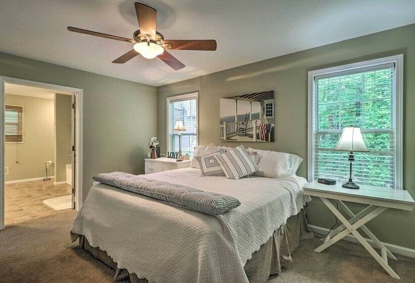 Lakefront House With Private Dock + Fire Pit!