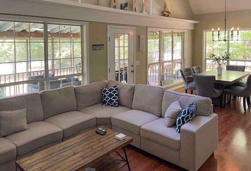 Lakefront House With Private Dock + Fire Pit!