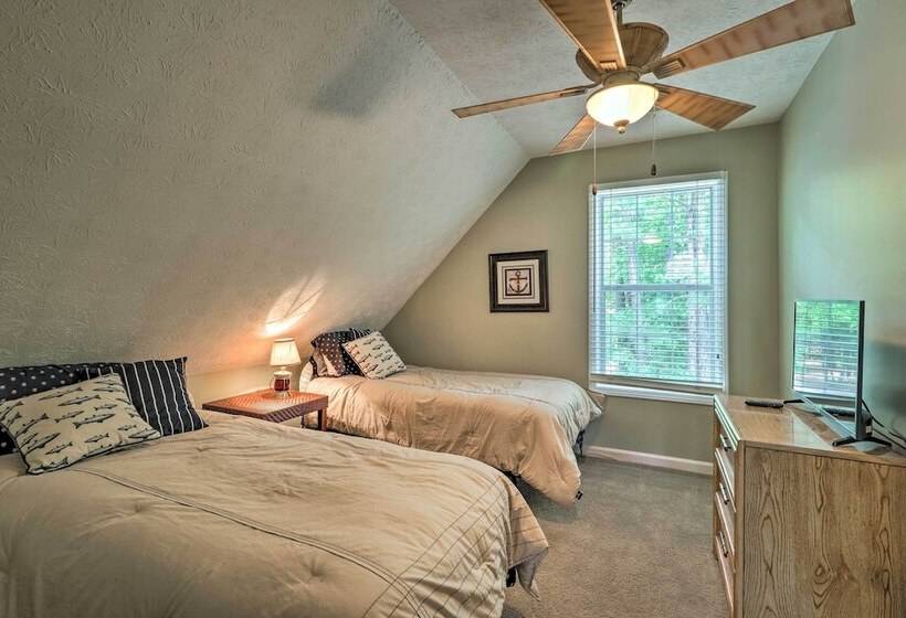 Lakefront House With Private Dock + Fire Pit!