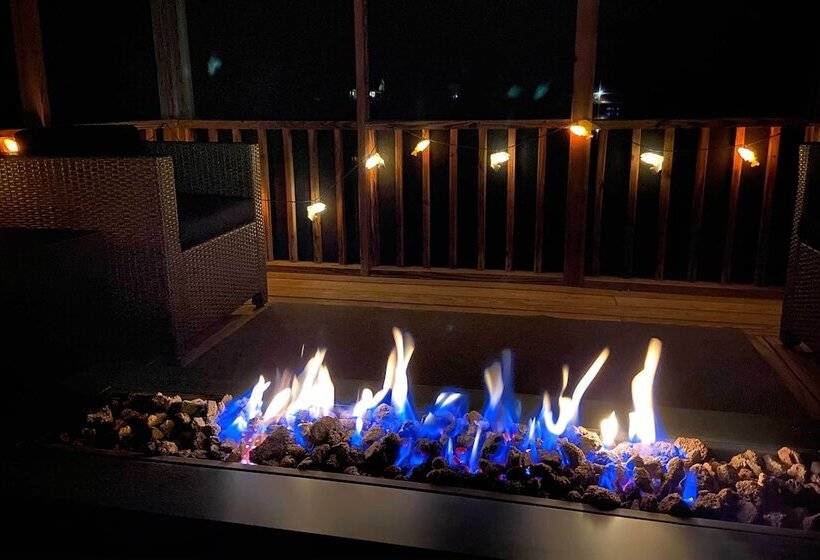 Lakefront House With Private Dock + Fire Pit!