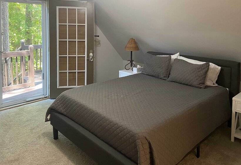 Lakefront House With Private Dock + Fire Pit!