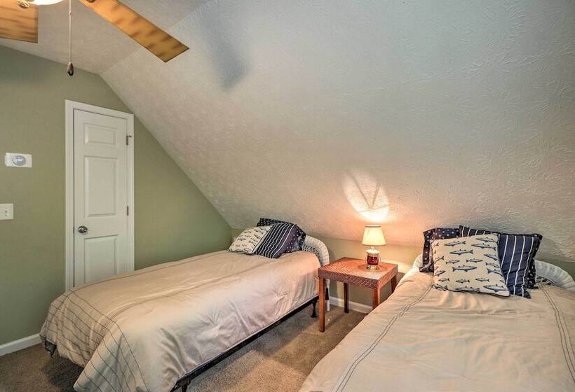 Lakefront House With Private Dock + Fire Pit!