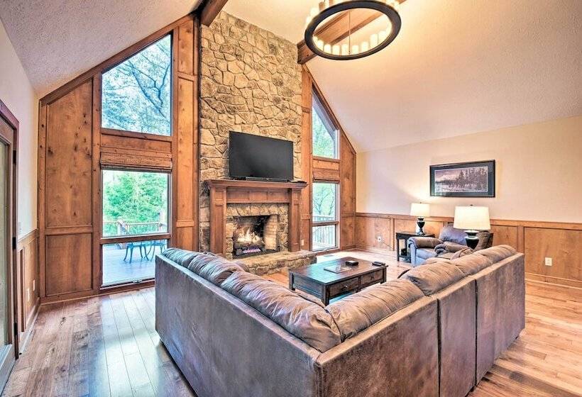 Large Dahlonega Home, Ideal For Family Gatherings!