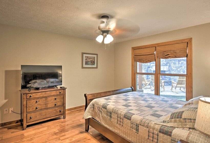 Large Dahlonega Home, Ideal For Family Gatherings!