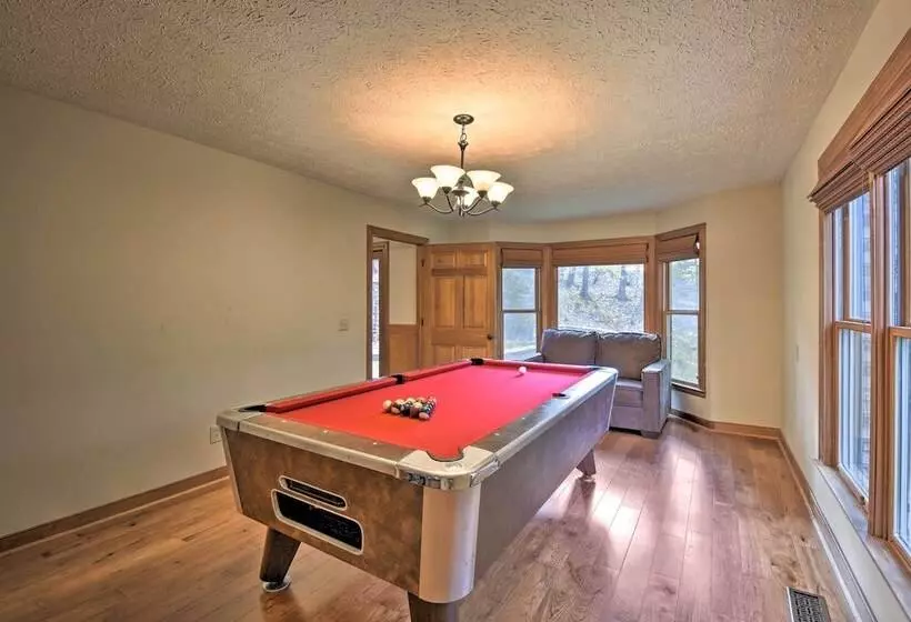 Dahlonega House W/ Hot Tub & Outdoor Fireplace