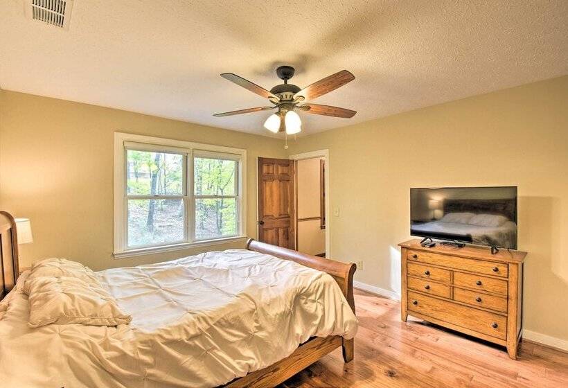 Large Dahlonega Home, Ideal For Family Gatherings!