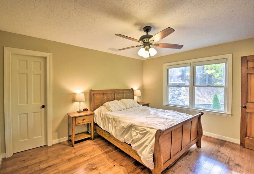 Large Dahlonega Home, Ideal For Family Gatherings!