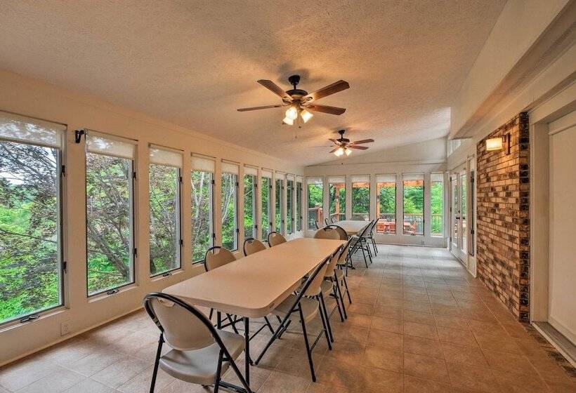 Large Dahlonega Home, Ideal For Family Gatherings!