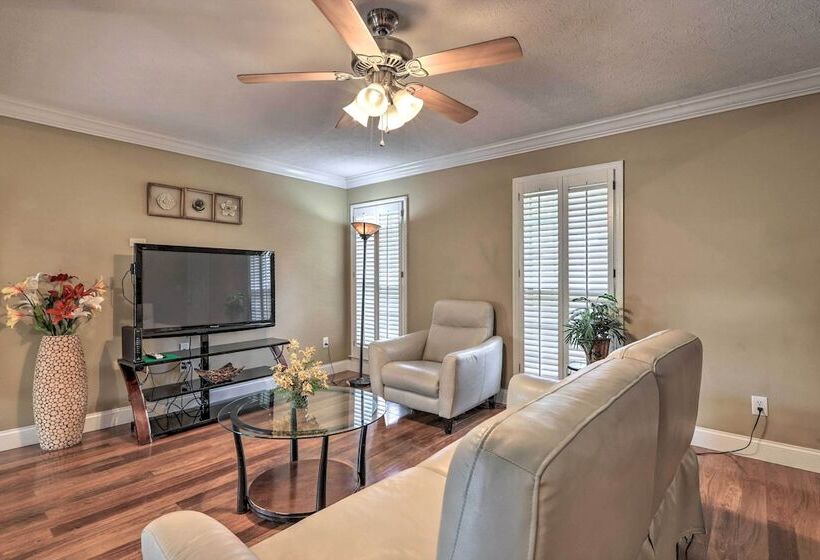 Lehigh Place Peaceful & Walkable Getaway!