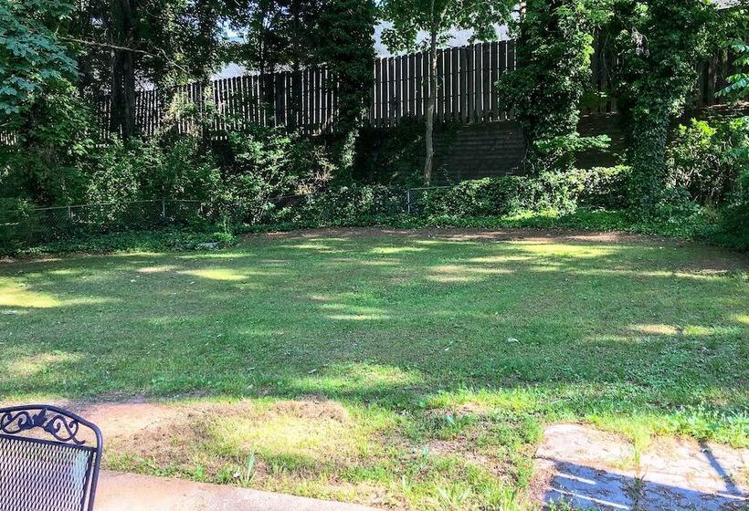 Lehigh Place Peaceful & Walkable Getaway!