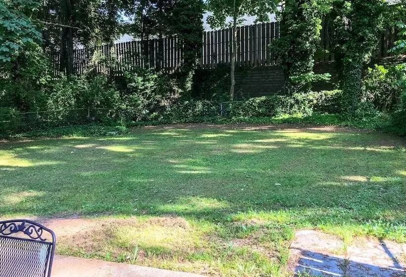 Lehigh Place    Peaceful & Walkable Getaway!