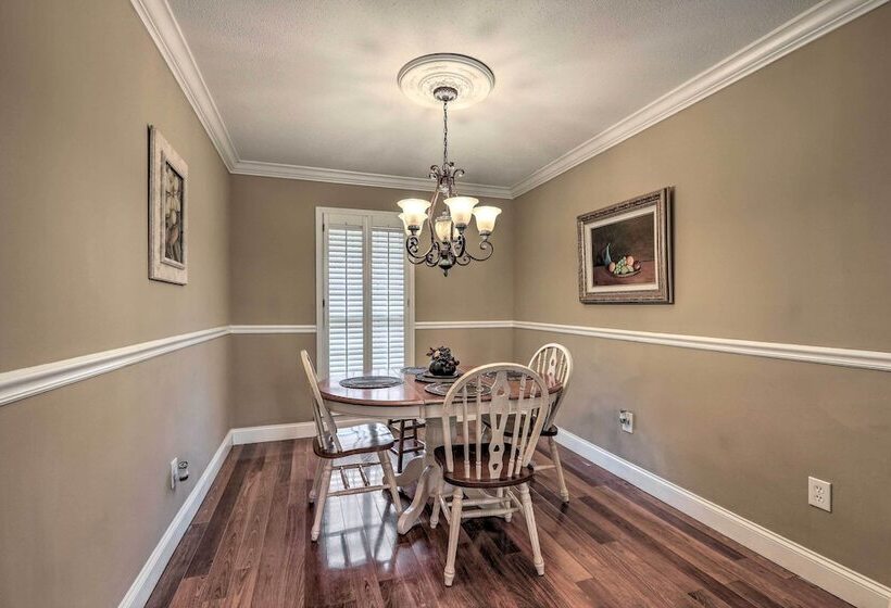 Lehigh Place Peaceful & Walkable Getaway!