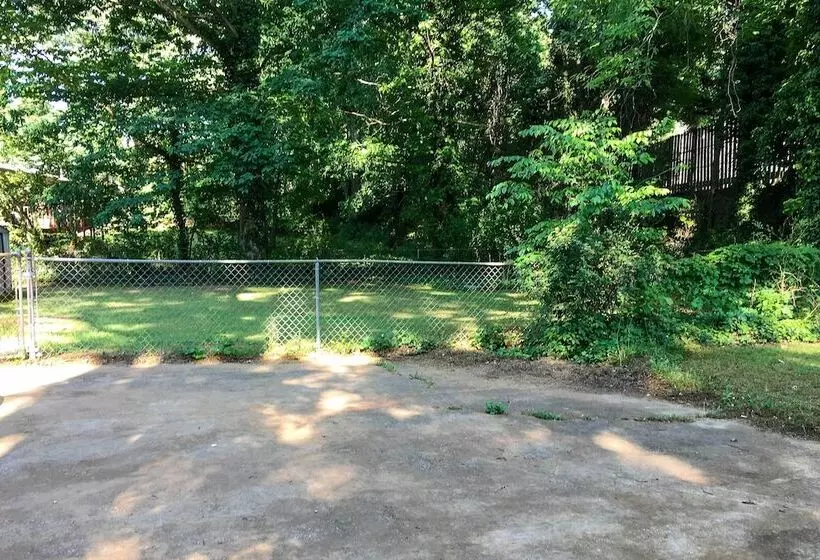 Lehigh Place    Peaceful & Walkable Getaway!