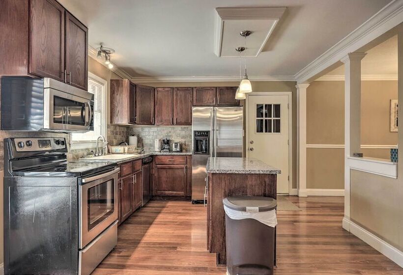 Lehigh Place    Peaceful & Walkable Getaway!