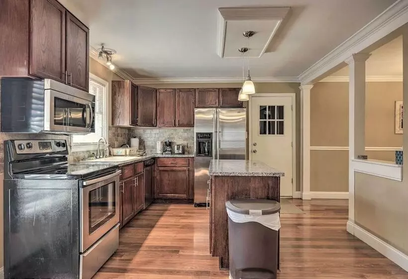 Lehigh Place    Peaceful & Walkable Getaway!