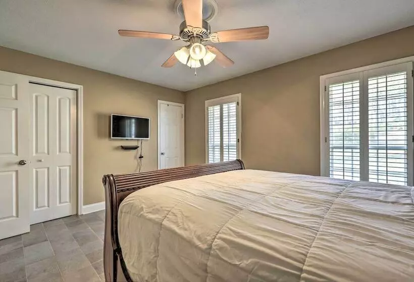 Lehigh Place    Peaceful & Walkable Getaway!