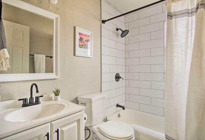 Lovely Tucson Home ~ Walk To Reid Park Zoo!