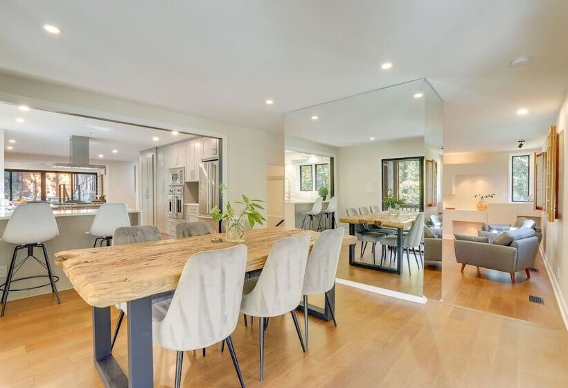 Mid Century Modern Luxe Retreat W/ Hot Tub & Decks