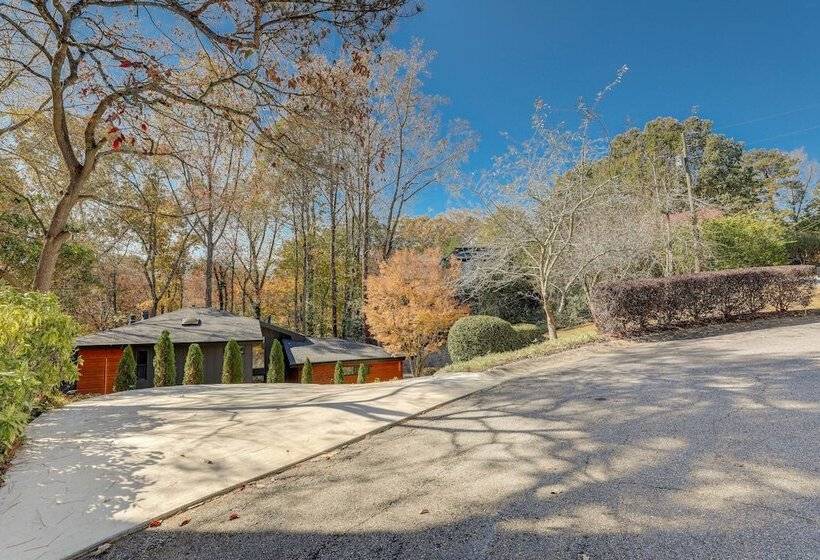 Mid Century Modern Luxe Retreat W/ Hot Tub & Decks