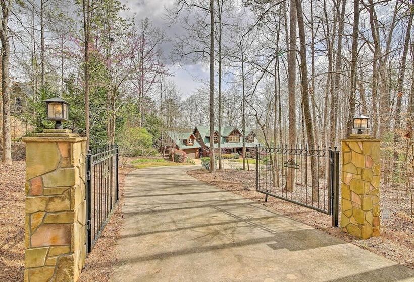 Lake Hartwell Villa W/ Dock, Theater + Hot Tub!