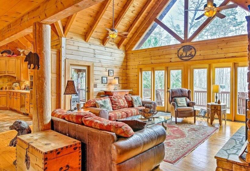 Lake Hartwell Villa W/ Dock, Theater + Hot Tub!