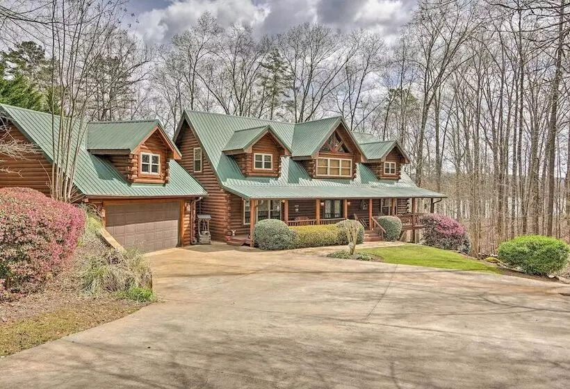 Lake Hartwell Villa W/ Dock, Theater + Hot Tub!
