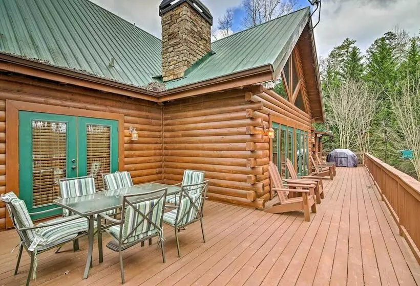 Lake Hartwell Villa W/ Dock, Theater + Hot Tub!