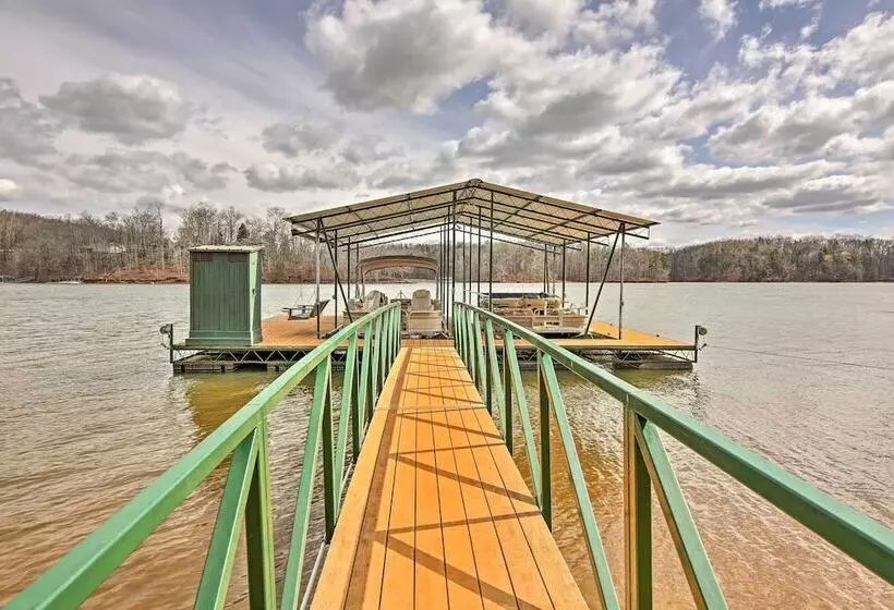 Lake Hartwell Villa W/ Dock, Theater + Hot Tub!