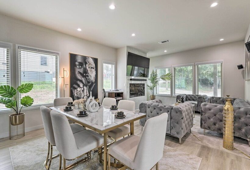 Luxury Smart Home: 2 Miles To Downtown Atlanta!