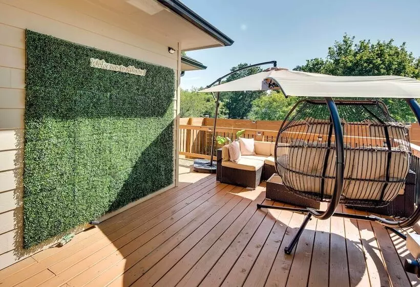 Luxury Smart Home: 2 Miles To Downtown Atlanta!