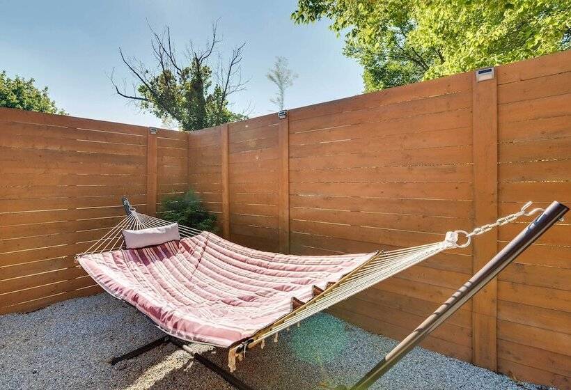 Luxury Smart Home: 2 Miles To Downtown Atlanta!