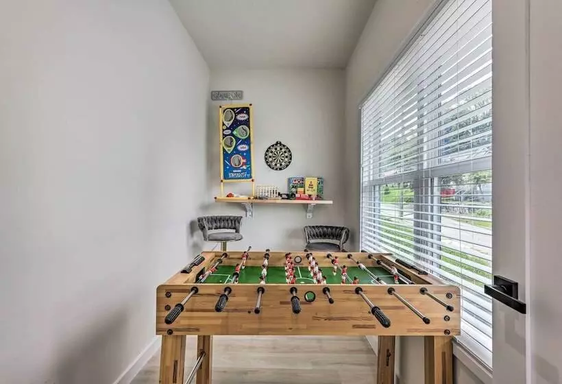 Luxury Smart Home: 2 Miles To Downtown Atlanta!