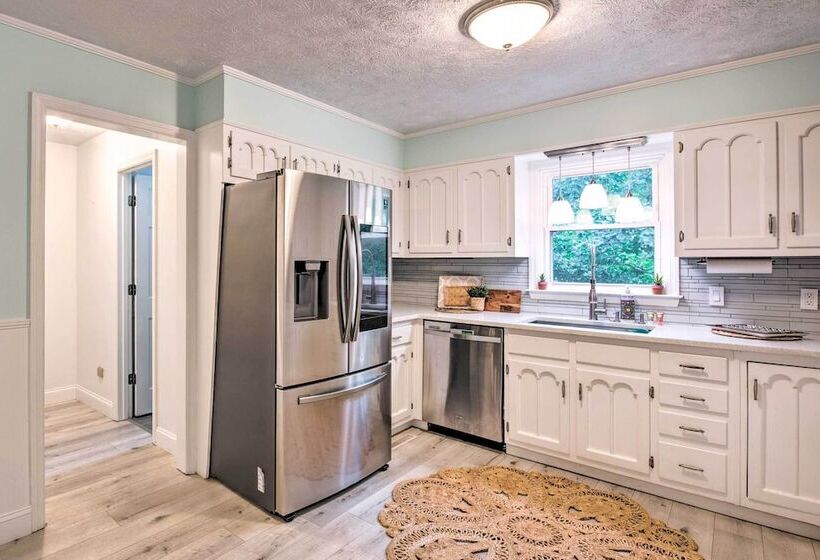Mableton Home W/ Private Pool ~ 15 Mi To Atl!