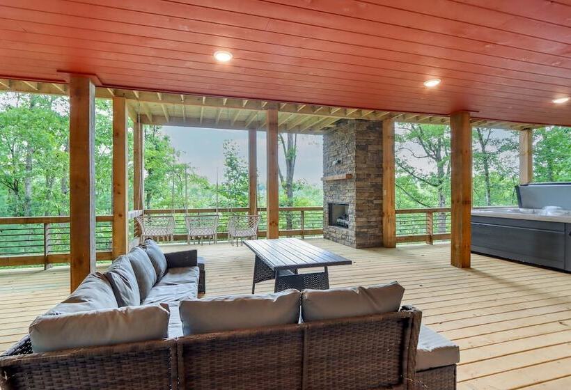 Mid Century Modern Home W/ Hot Tub & Mtn Views!