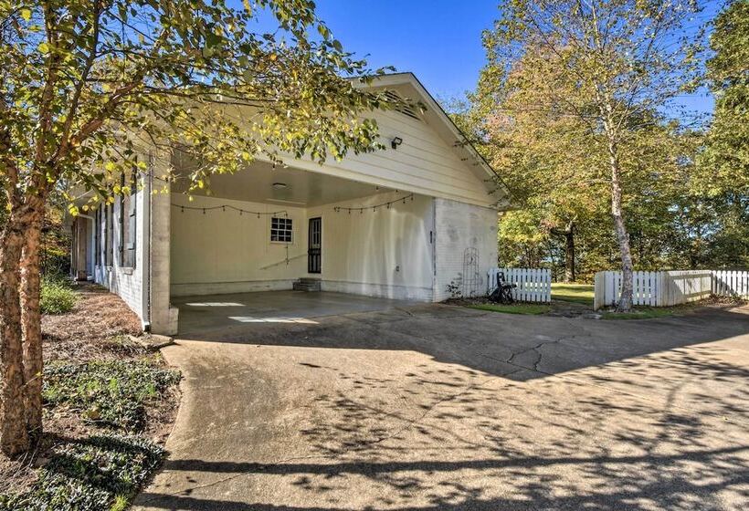 Mod Stable House On 10 Acres, Walk To Lake!