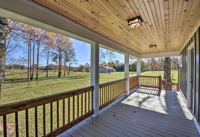 Modern Clarkesville Cottage W/ Decks & Patio!