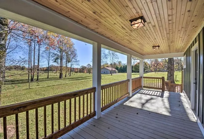 Modern Clarkesville Cottage W/ Decks & Patio!