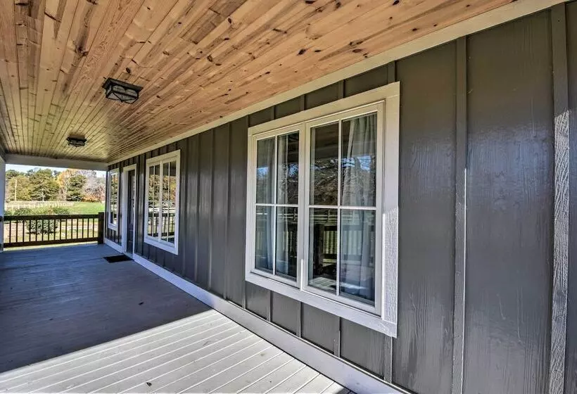 Modern Clarkesville Cottage W/ Decks & Patio!