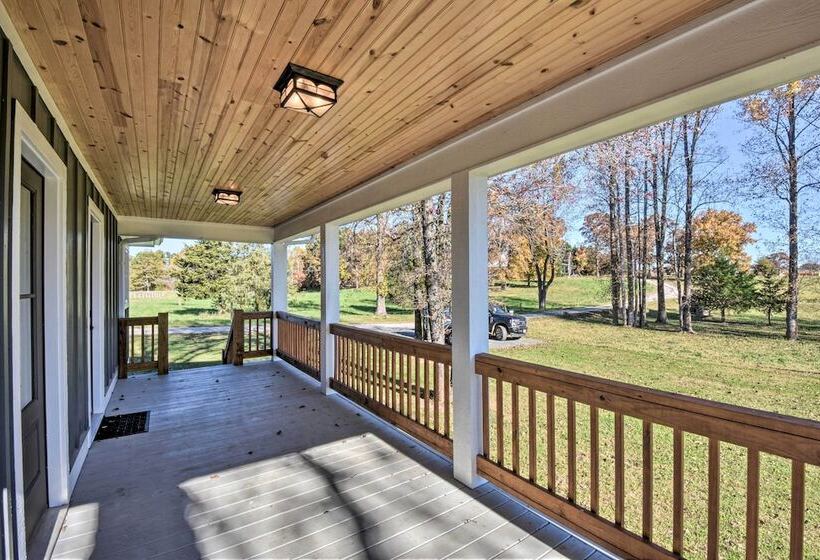 Modern Clarkesville Cottage W/ Decks & Patio!