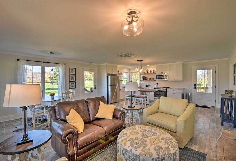 Modern Clarkesville Cottage W/ Decks & Patio!