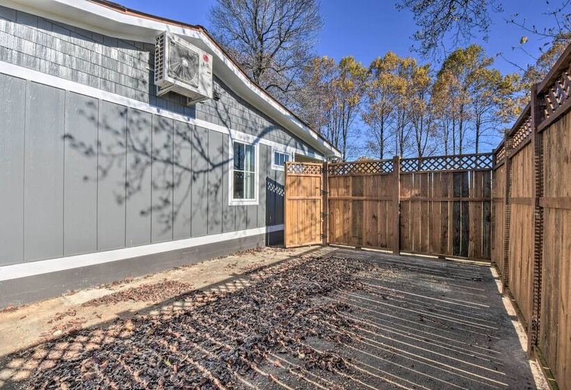 Modern Clarkesville Cottage W/ Decks & Patio!