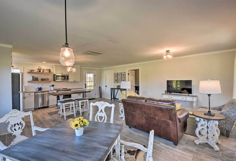 Modern Clarkesville Cottage W/ Decks & Patio!