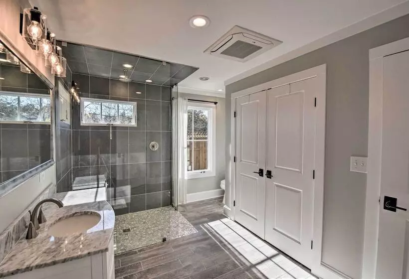 Modern Clarkesville Cottage W/ Decks & Patio!